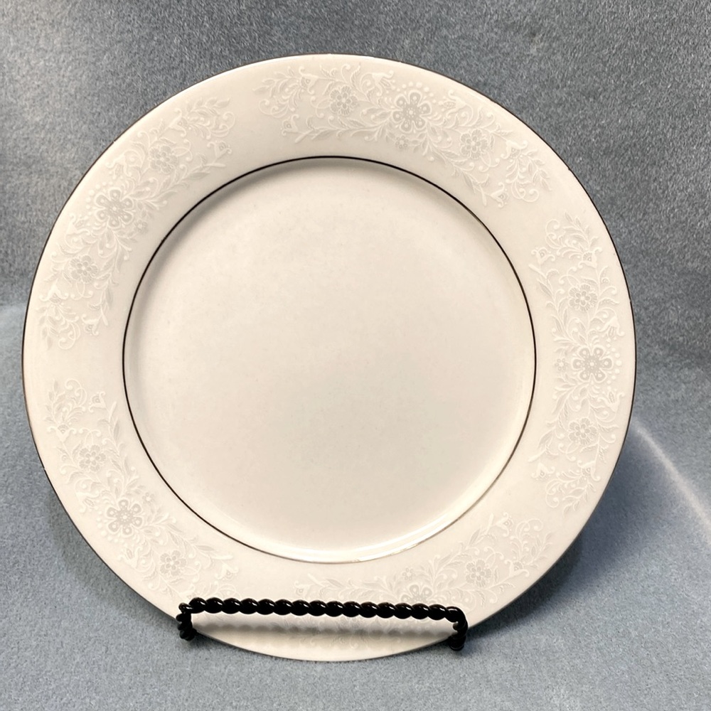Crown Queens Lace Salad Plate
